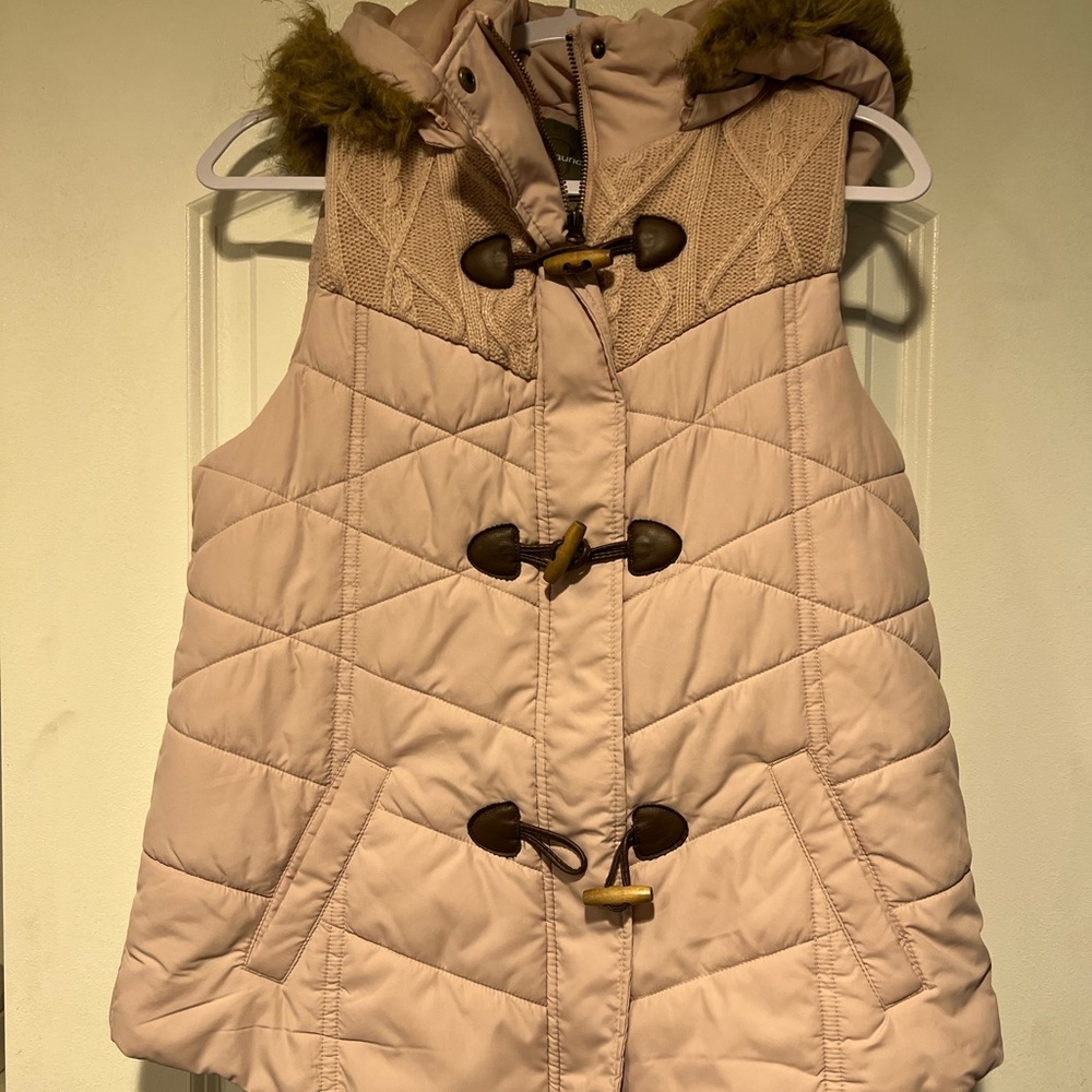 Maurices blush puffer vest size large